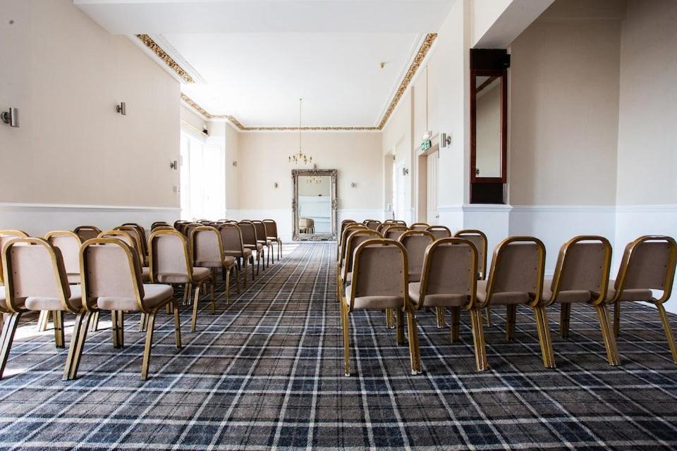 Beveridge Park Hotel Kirkcaldy Bagian luar foto